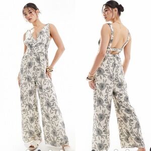Abercrombie and Fitch scrunchie strap jumpsuit